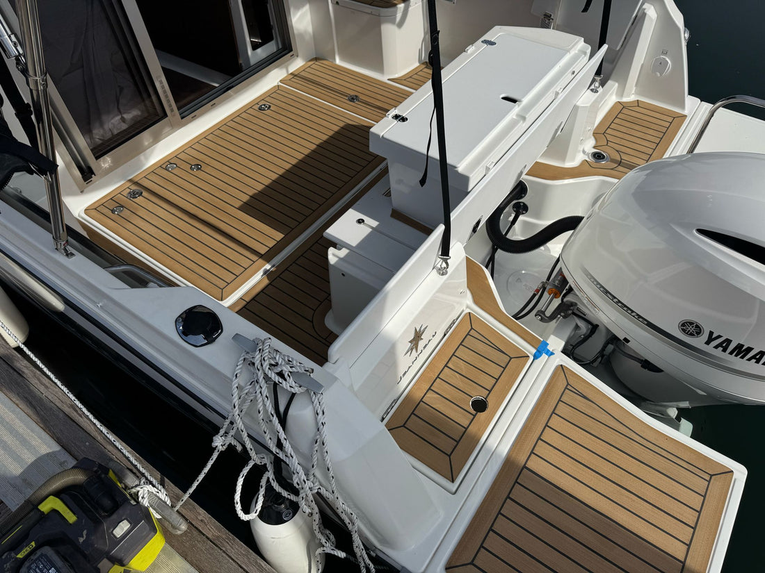 Deckfab on a jeanneau 795
