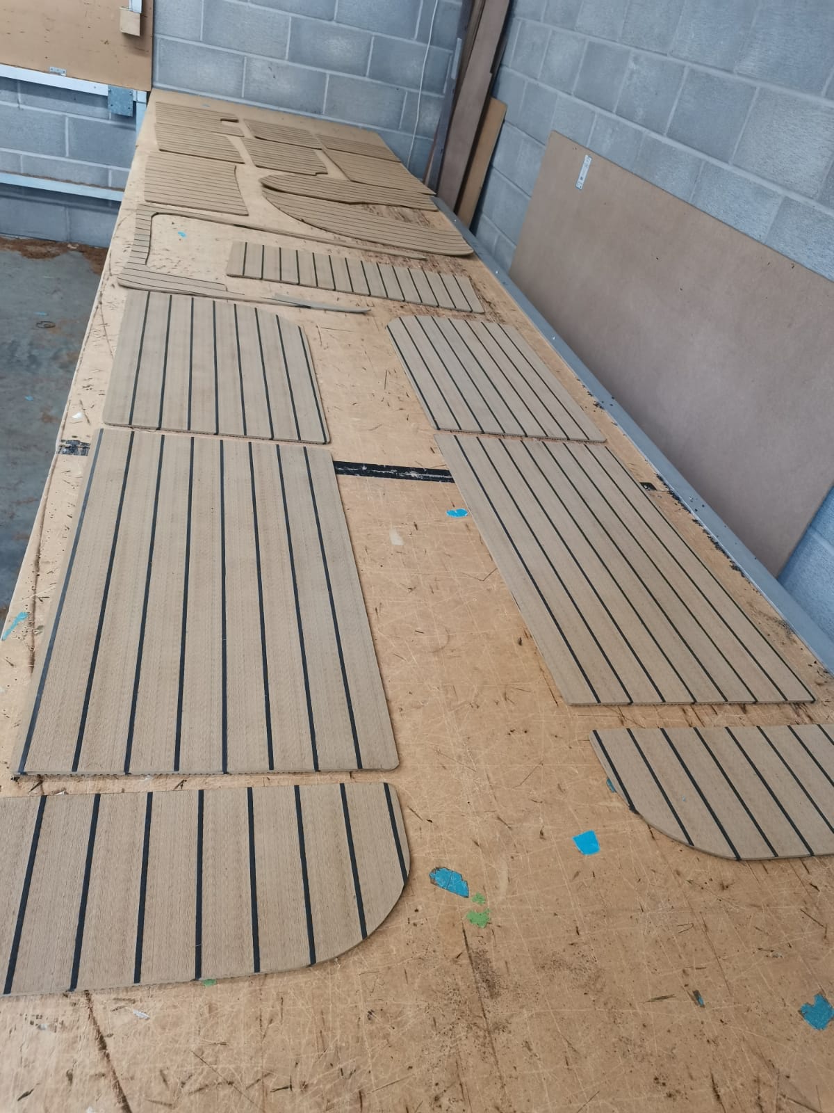 beneteau cockpit  seat in synthetic teak