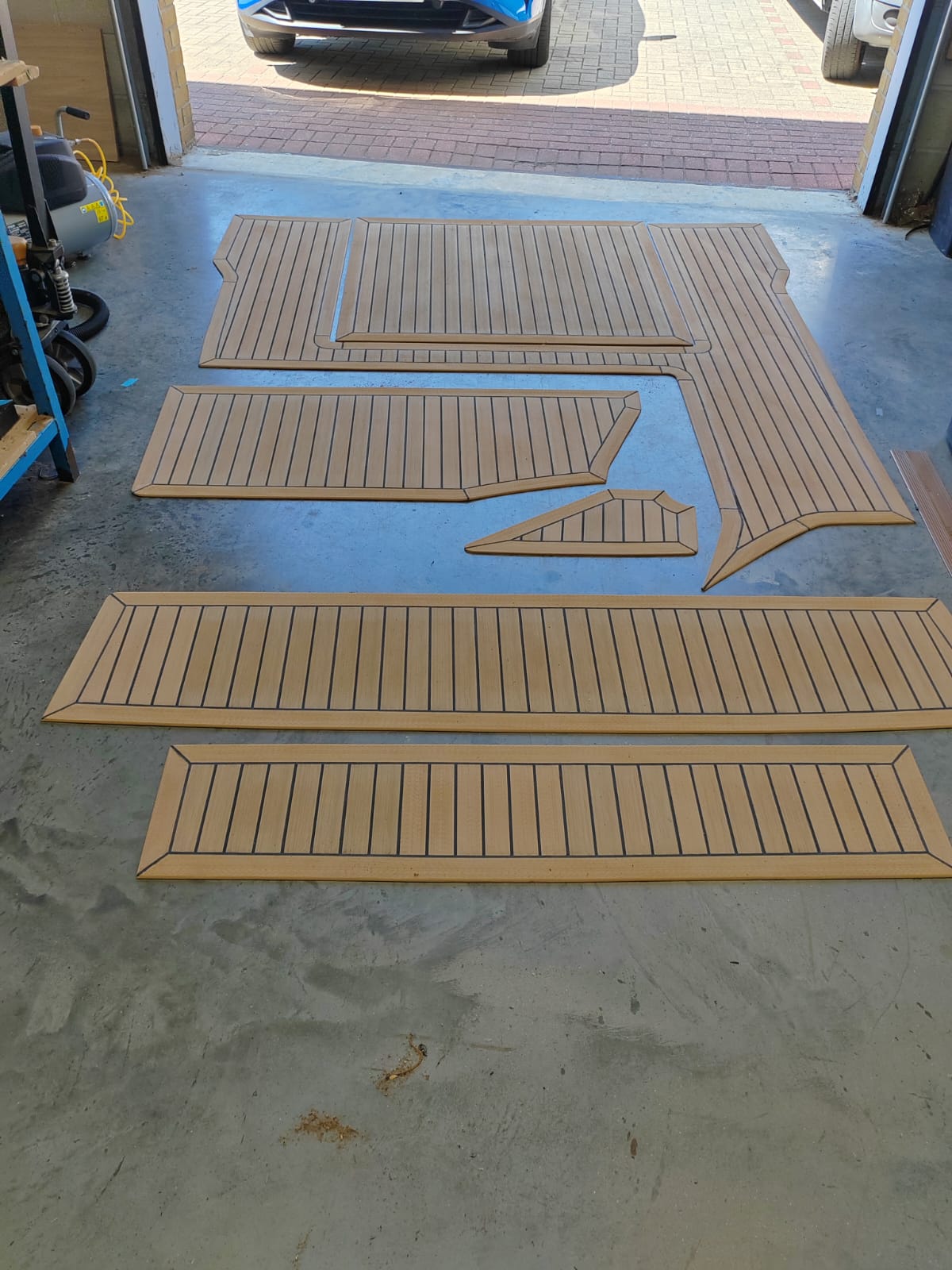 Teektrue approved decking for Searay boats