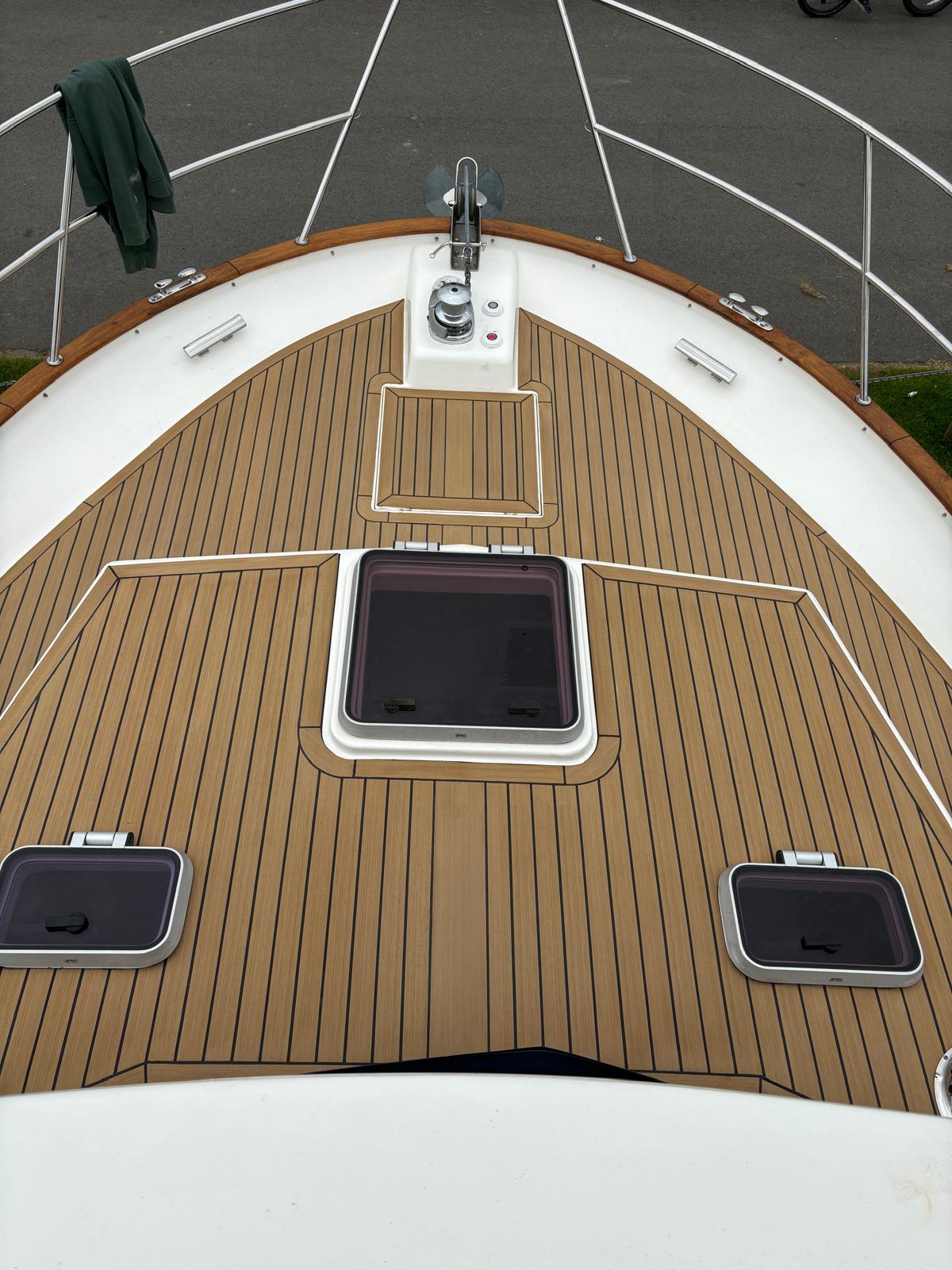 Corvette boats pvc synthetic teak deck- fitted by certified installers - Free sample and quote request