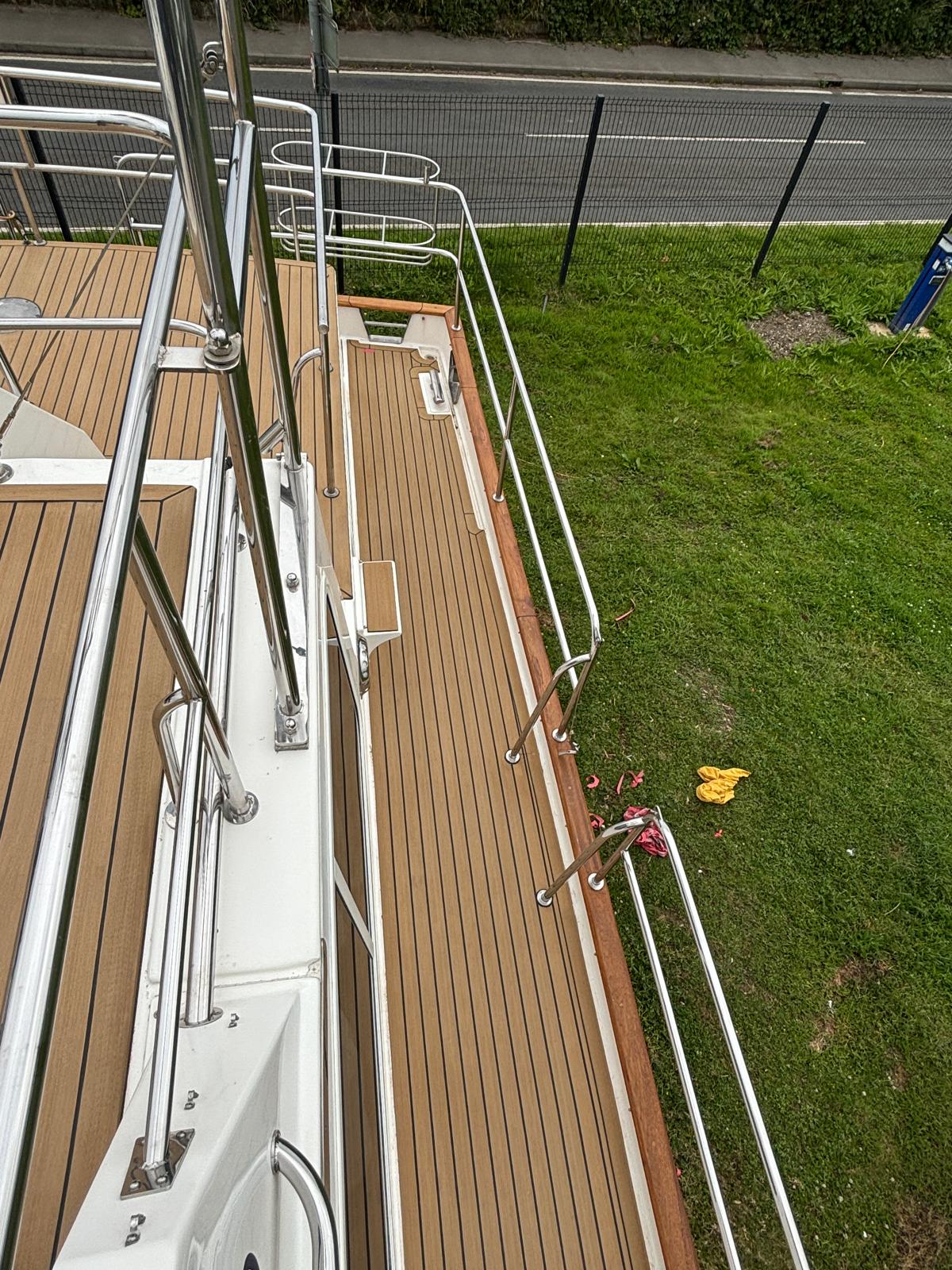 Corvette boats pvc synthetic teak deck- fitted by certified installers - Free sample and quote request