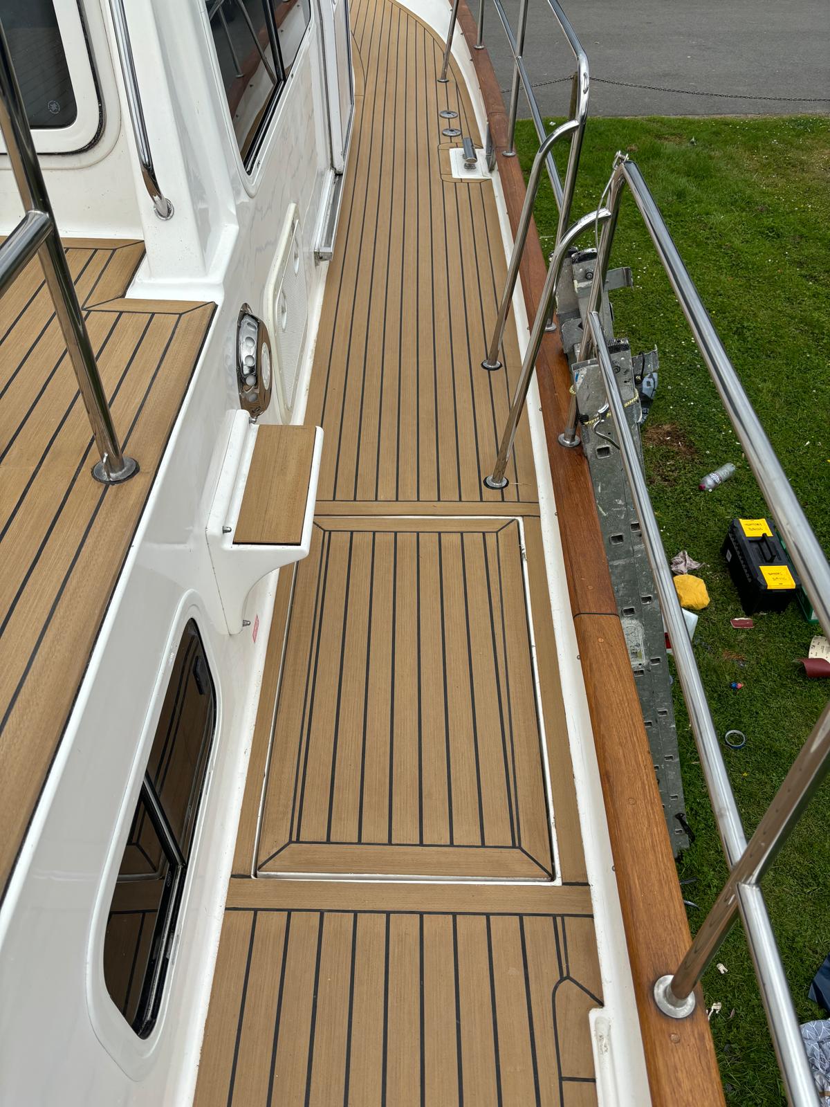 Corvette boats pvc synthetic teak deck- fitted by certified installers - Free sample and quote request